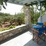 Flora & Agelos - Paros Chrisi Akti (Paros)