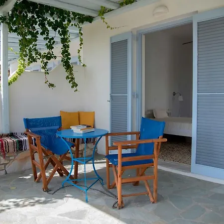 Daire Flora & Agelos Chrisi Akti (Paros)