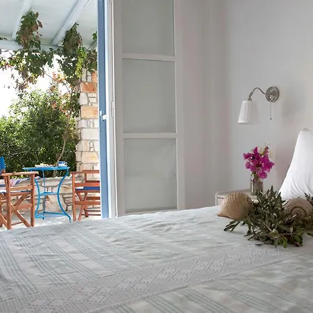 Flora & Agelos Daire