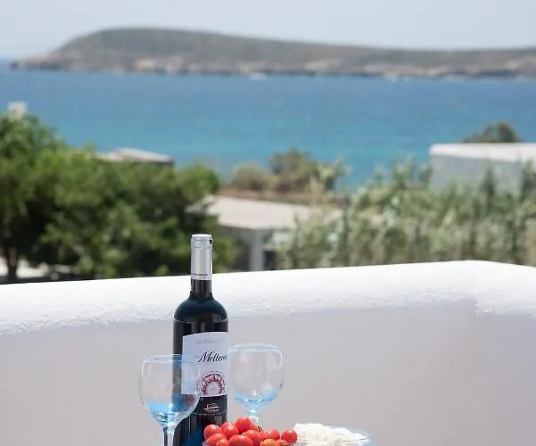 Flora & Agelos - Paros * Chrisi Akti (Paros)