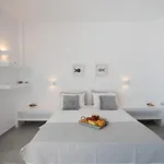Flora & Agelos Studios Apartment