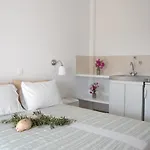 Flora & Agelos Studios Apartment Chrisi Akti (Paros)