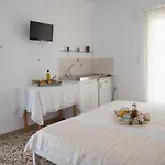 Apartment Flora & Agelos Studios *