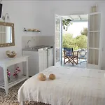 Apartment Flora & Agelos Studios