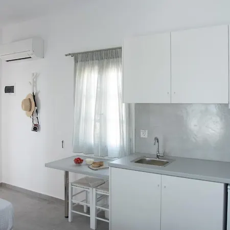 Flora & Agelos Apartamento