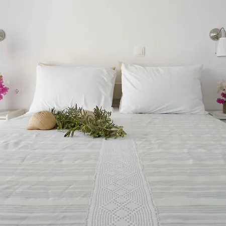 Flora & Agelos * Hriszí Aktí