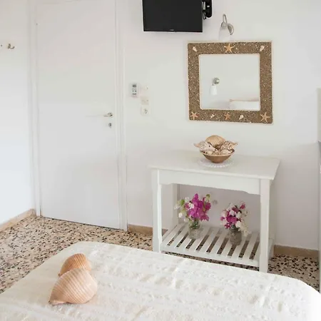 Flora & Agelos * Hriszí Aktí