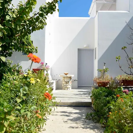 Flora & Agelos Studios Apartment *