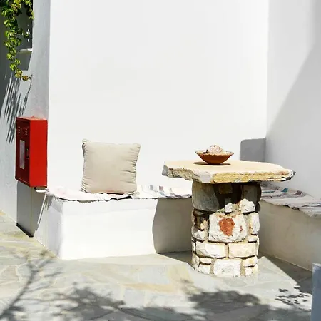 Flora & Agelos Studios Apartment Chrisi Akti (Paros)