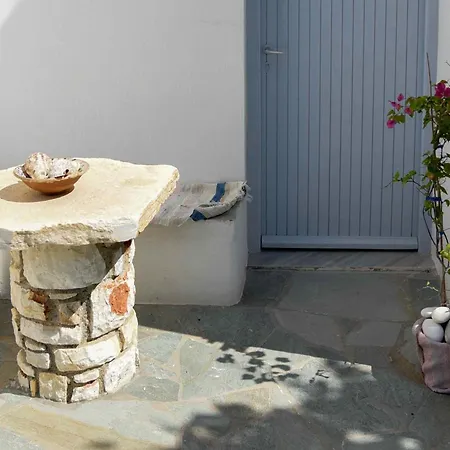 Flora & Agelos Studios * Chrisi Akti (Paros)