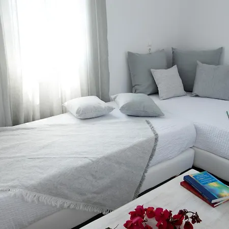 Apartment Flora & Agelos Studios *