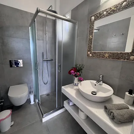 Flora & Agelos Studios Apartment Chrisi Akti (Paros)