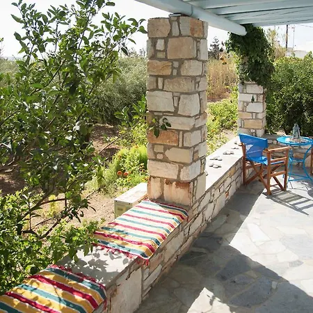 Flora & Agelos Hriszí Aktí