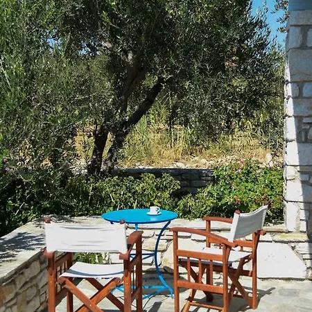 Flora & Agelos Hriszí Aktí