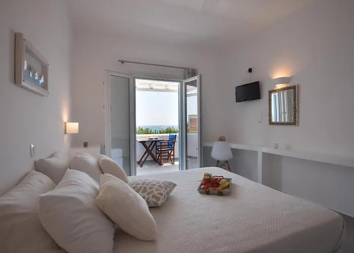 Flora & Agelos Studios * Chrisi Akti (Paros)